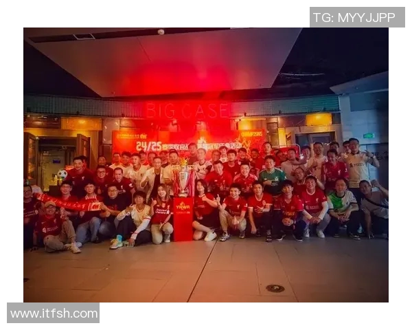 利物浦主场迎战水晶宫香港球迷热情助威期待精彩对决