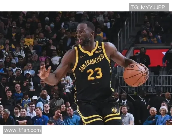 德雷蒙德格林:勇士队的防守核心与领导者的双重身份解析 德雷蒙德格林:勇士队的防守核心与领导者的双重身份解析