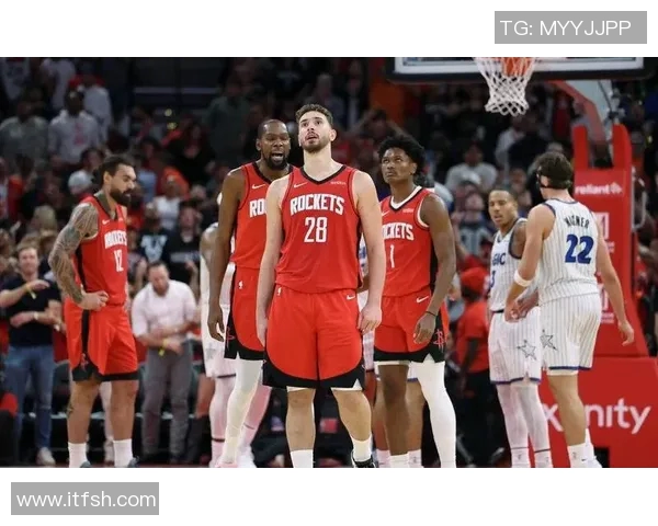 火箭与雷霆季后赛第四场激战回顾关键时刻与球员表现分析