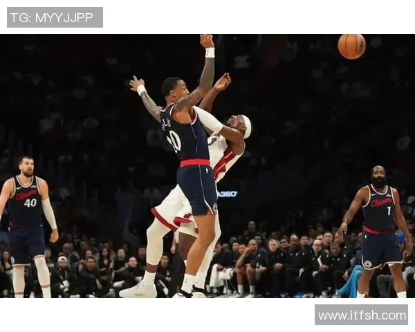 热火与快船中国赛精彩回顾视频全景呈现让你重温比赛激情瞬间 热火与快船中国赛精彩回顾视频全景呈现让你重温比赛激情瞬间