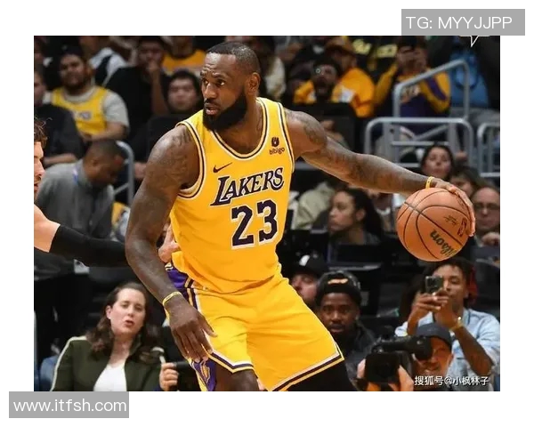 詹姆斯的篮球传奇之路:从天才少年到NBA历史巨星的辉煌历程 詹姆斯的篮球传奇之路:从天才少年到NBA历史巨星的辉煌历程